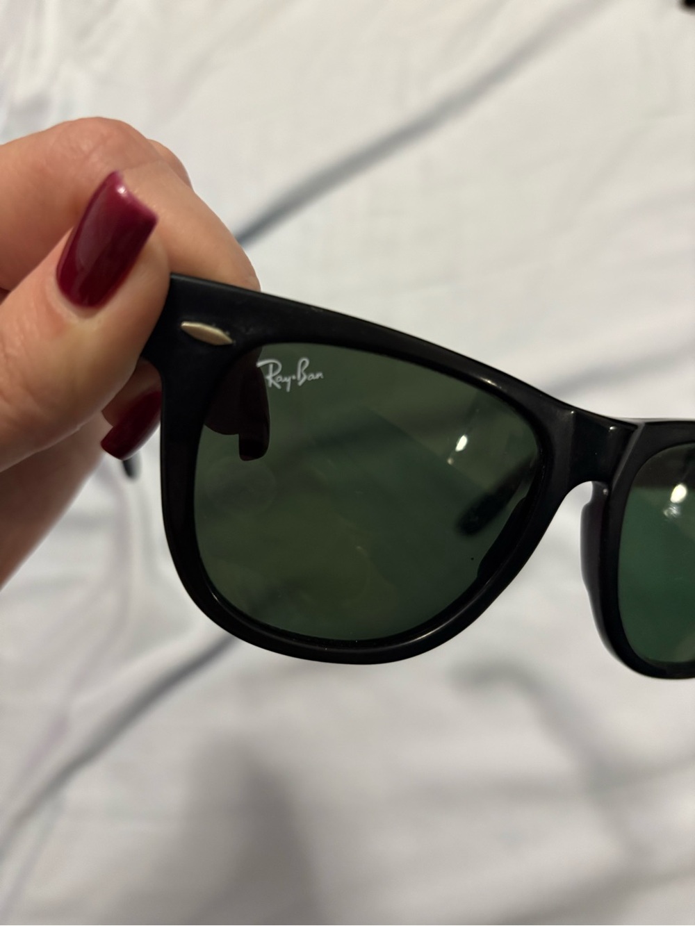 Ray-Ban Wayfarer Sunglasses Black G-15 Green 50-22